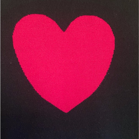 Valentines Day! Black light weight pull over sweater size M. - Picture 2 of 4